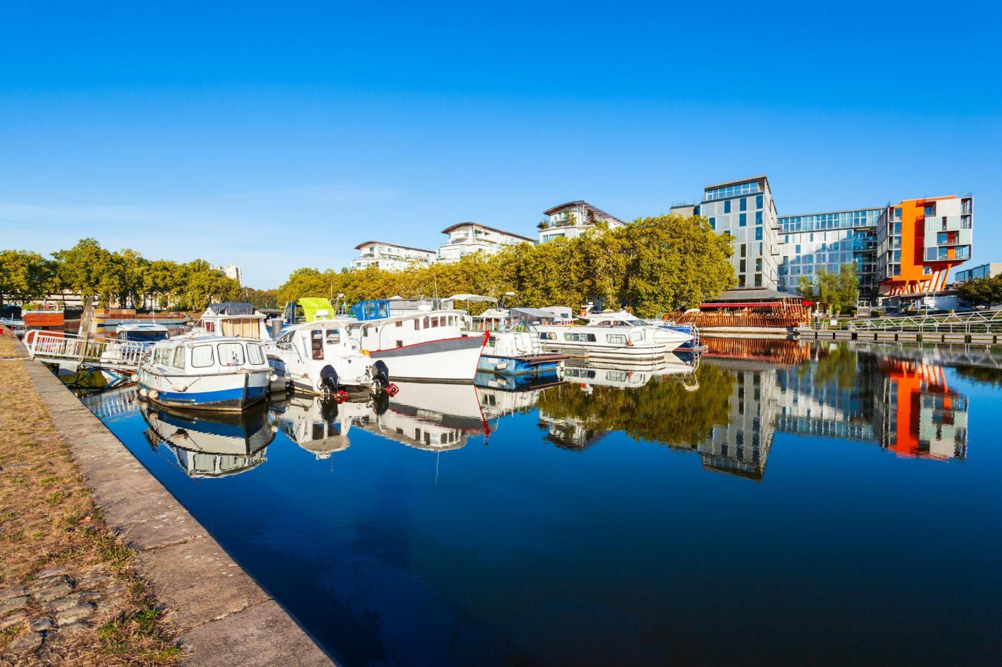 Sejour Sur L'ile De Avec Vue Sur La Loire Apartment